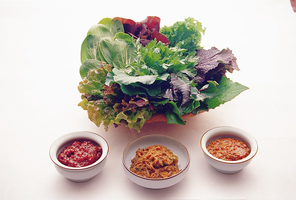 Korean ssamjang dipping sauce with fresh vegetables